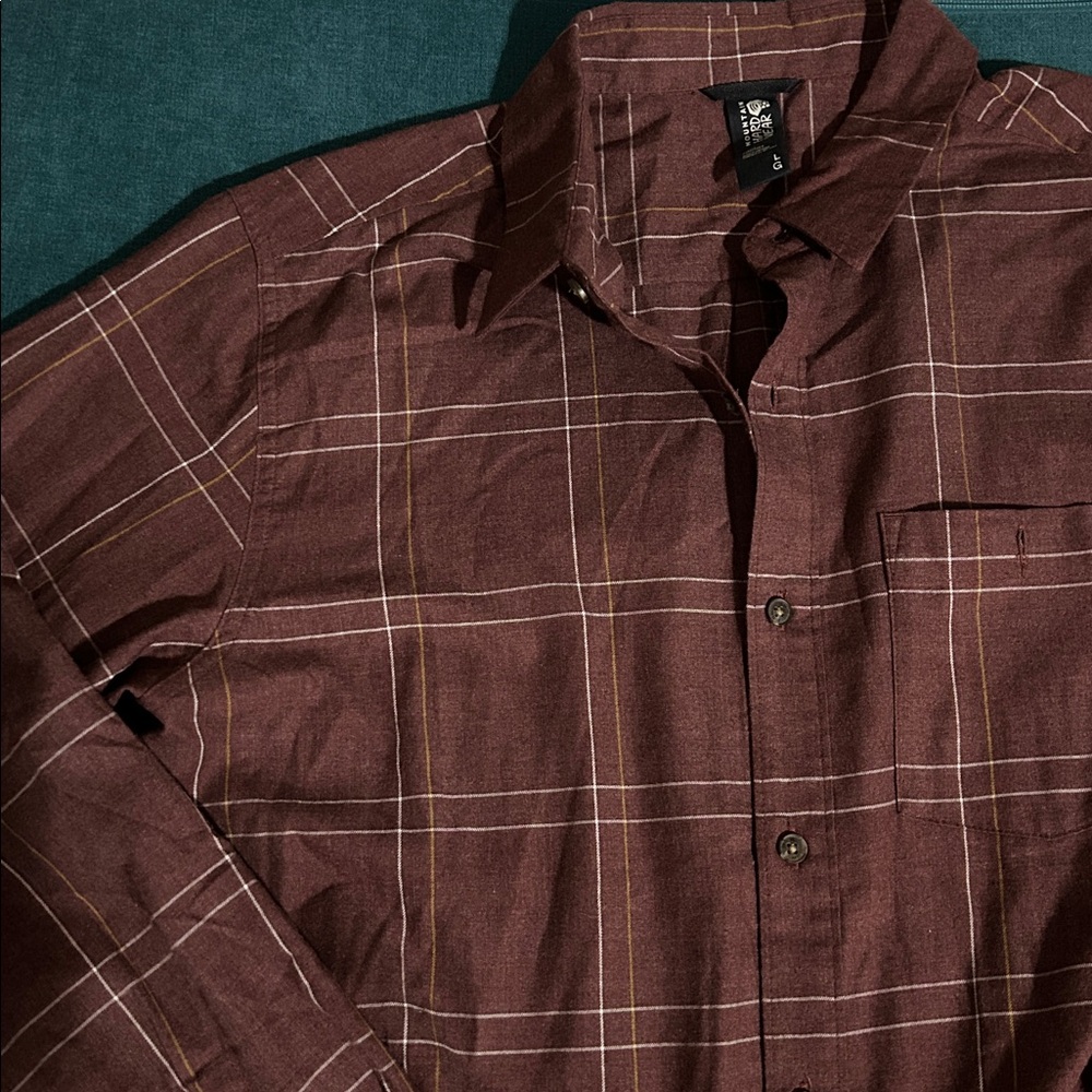 Men’s Mountain Hardwear Button Down Shirt - Picture 3 of 3
